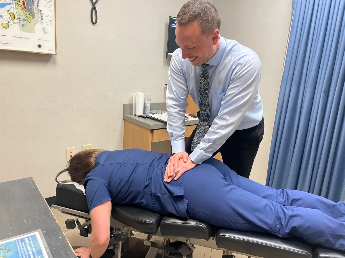 What Causes a Pinched Nerve & How Chiropractic Can Help