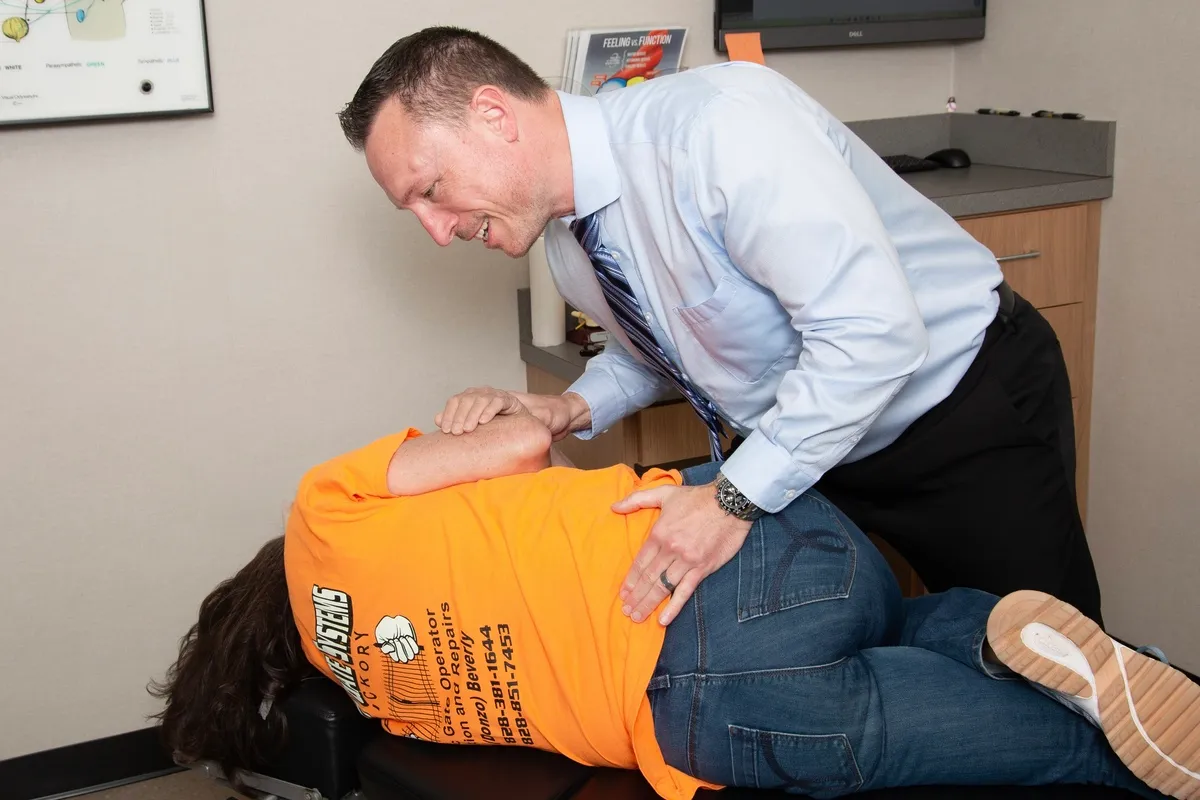 Managing Sciatica Pain with Chiropractic Treatment: What to Expect